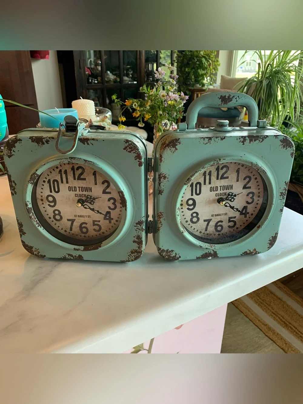 Old Town Clock 67 Bailey St. retro 2-sided table/mantel lunchbox style clock